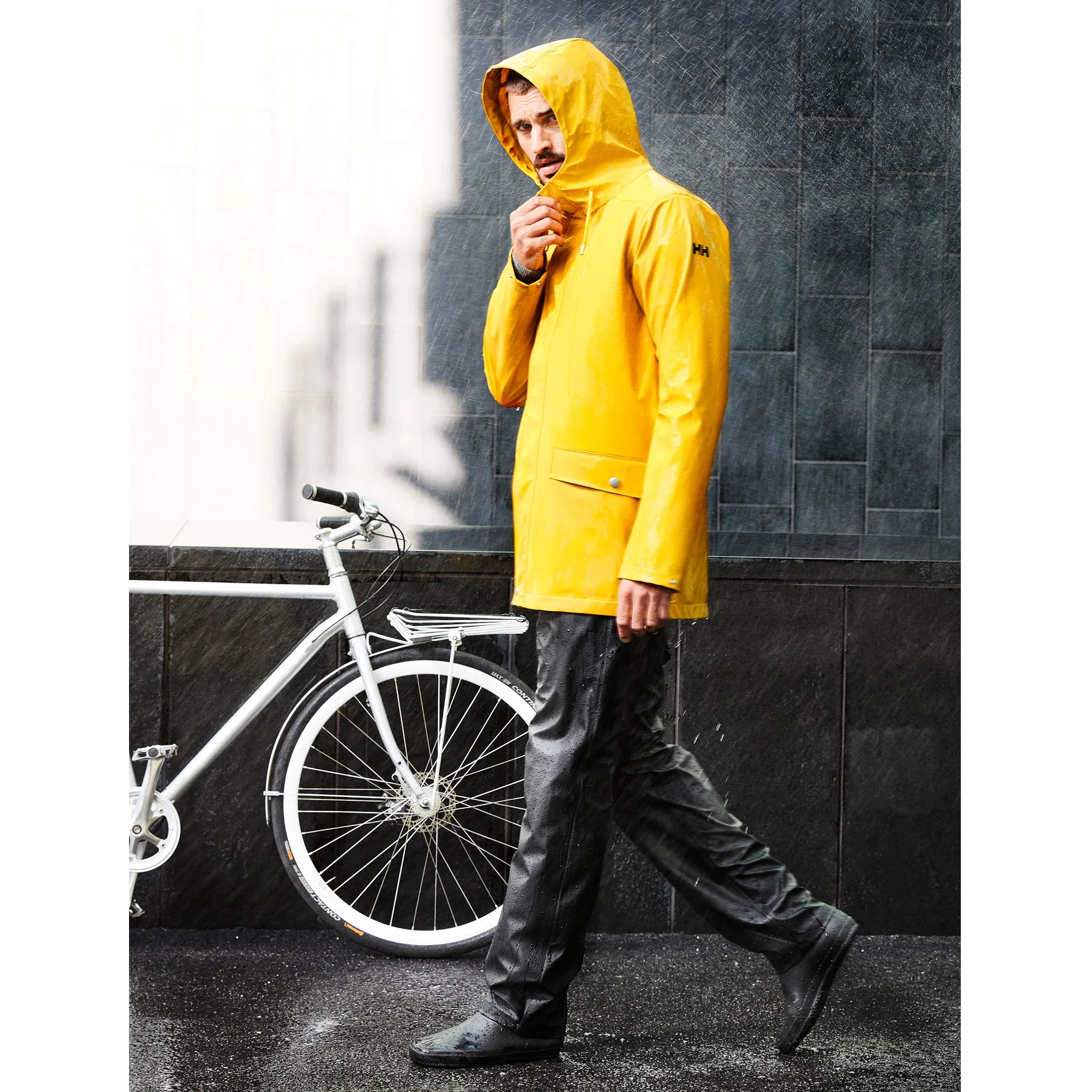 Helly Hansen Men's Moss Rain Coat, Yellow - Image 4