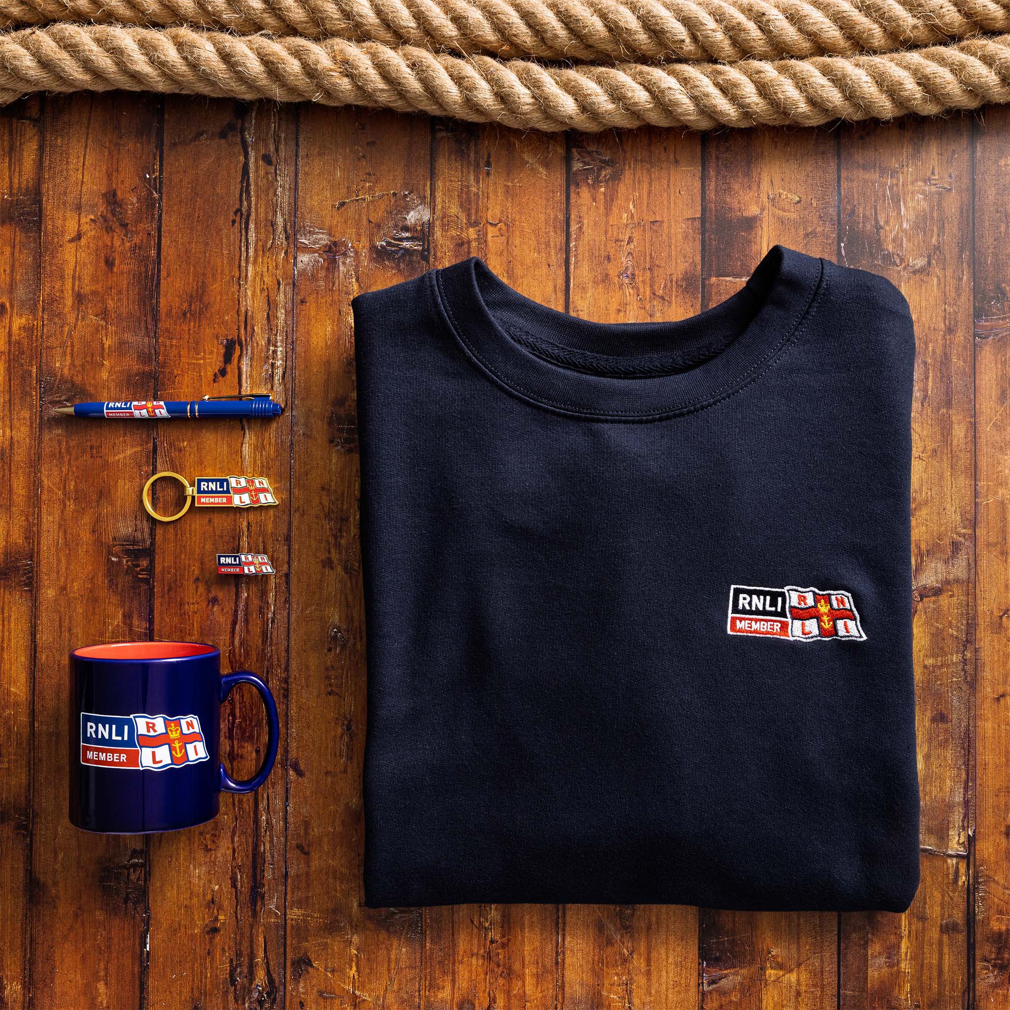 RNLI Membership Mug, Navy/Red - Image 4